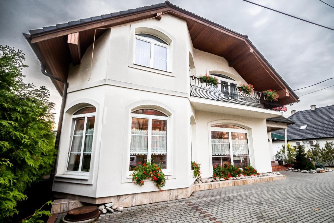 Hotel Squash Centrum Prievidza Exterior photo